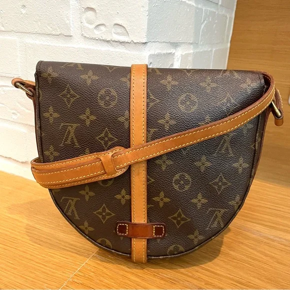 Louis Vuitton Authentic Monogram Chantilly Crossbody Bag - Picture 2 of 12